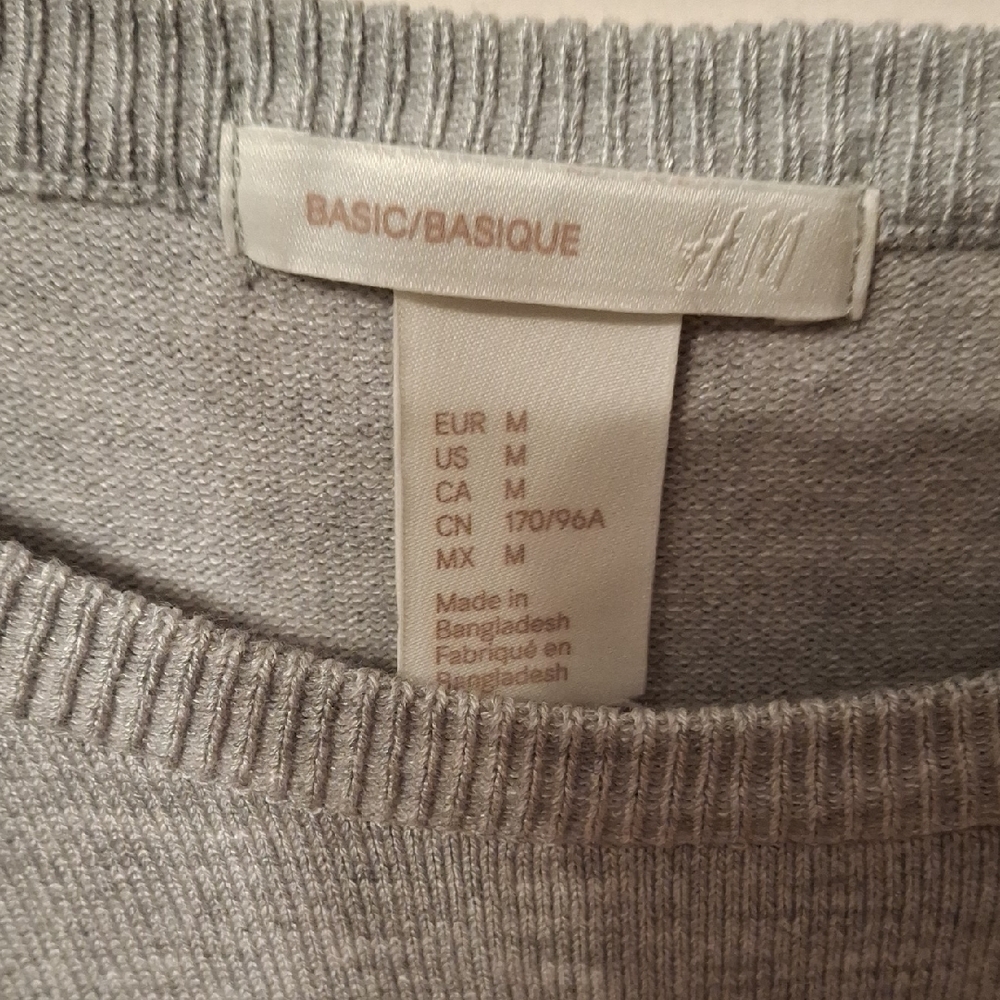 H&M Light Gray Basic Sweater - Picture 2 of 5